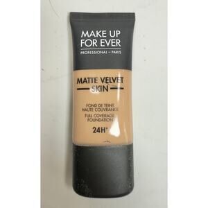 NWOB Makeup Forever Matte Velvet Skin Foundation Y245